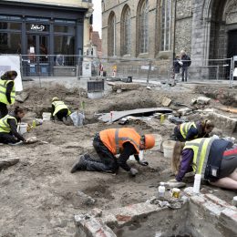 Archeologisch spreekuur in Brugge tijdens de zomer